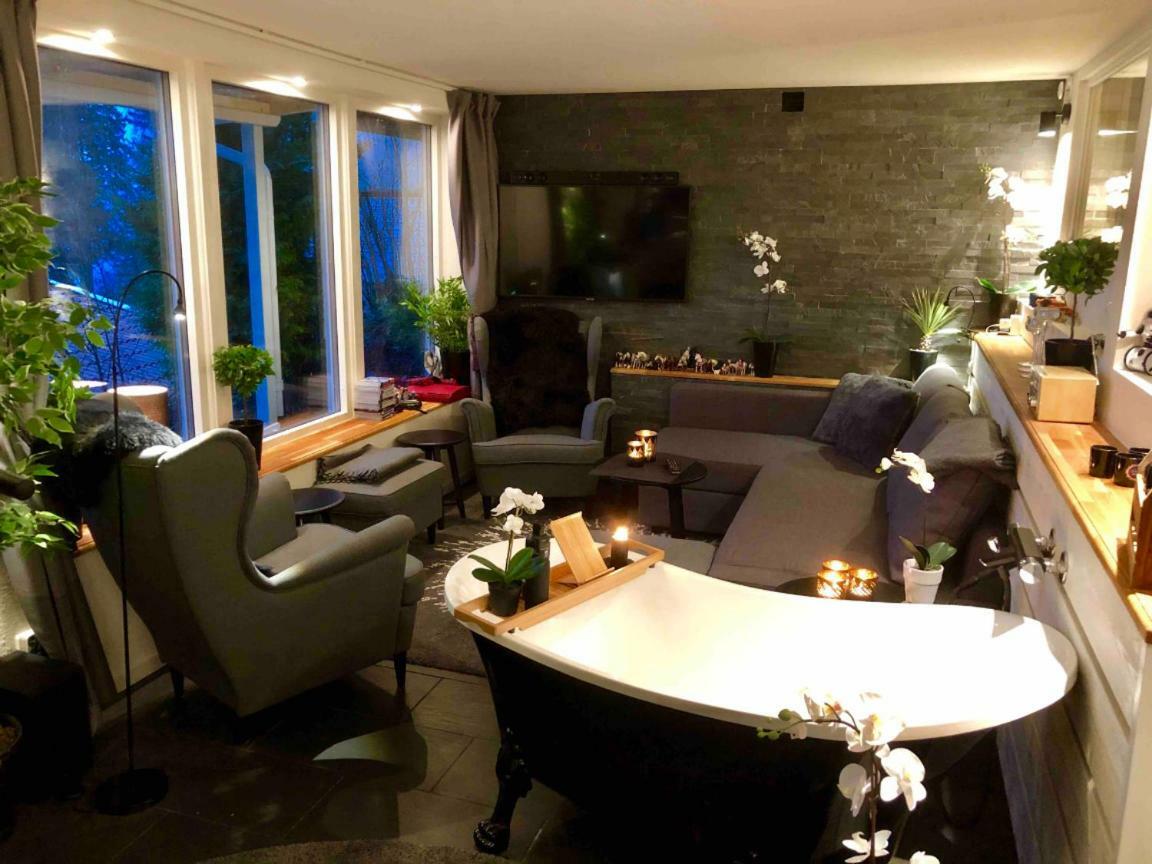 Lovely Studio Apartment Seaview & Private Sauna Lerum Exterior photo